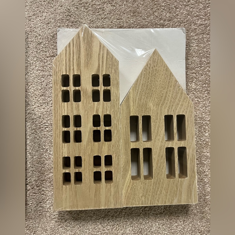 Target bullseye playground - 2pc wooden houses  
NEW